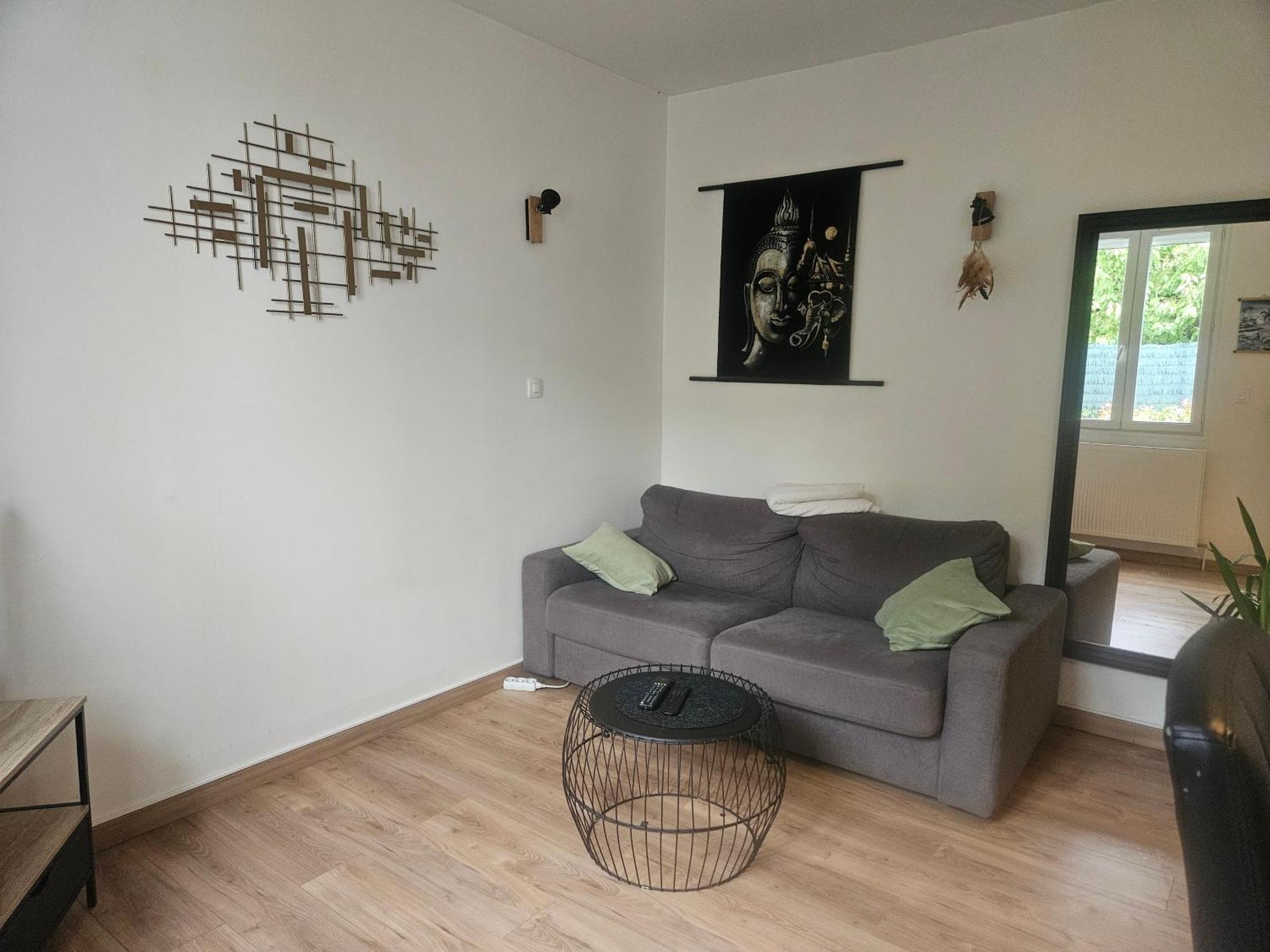 Appart T2 Avec Cour Tours Exterior foto